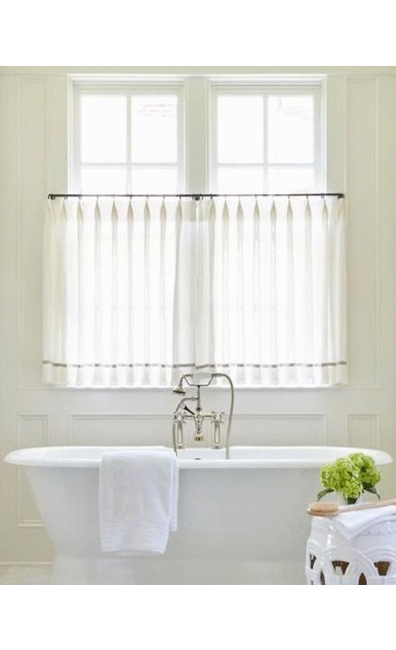 Bathroom Window Treatments: Top Options For Your &#8216;Me&#8217; Space
