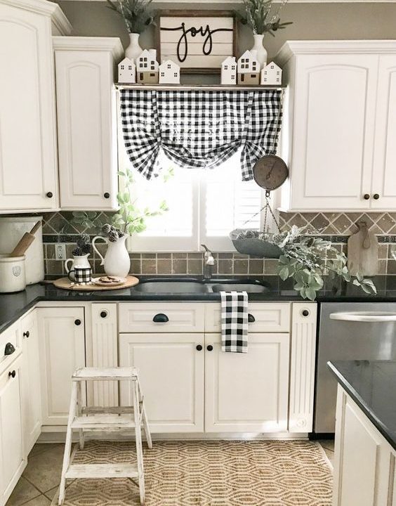 Buffalo Check Valance: A Timeless Decor Element