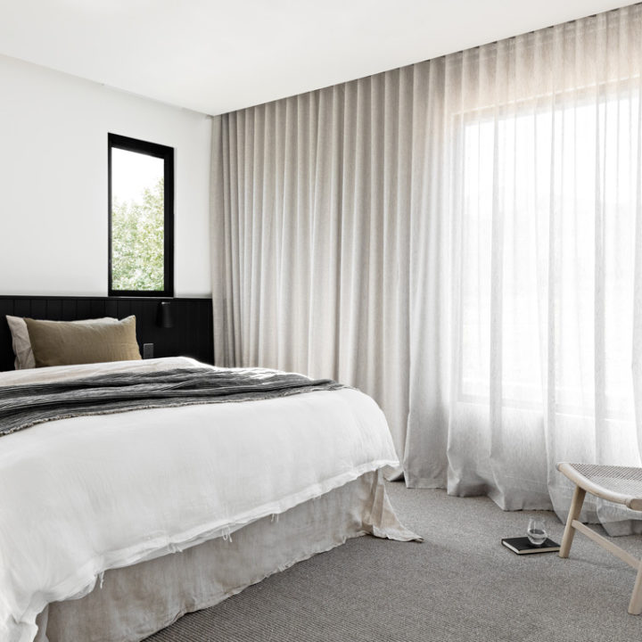 Sheer Bedroom Curtains: Ideas &#038; Tips