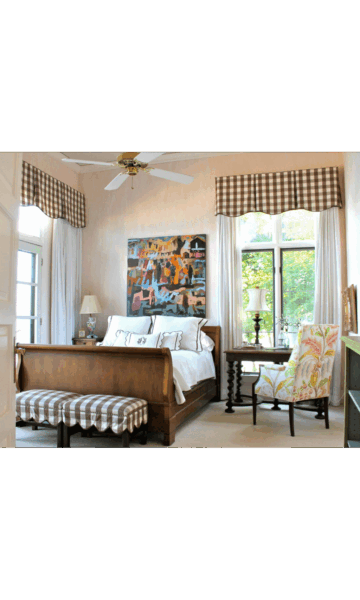 Board Mounted Scalloped Valance with Box Pleats