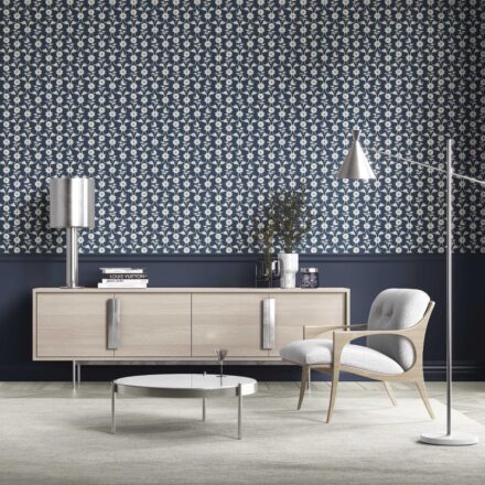 'Peeping Pearl' Modern Floral Botanical Wallpaper (Navy Blue/ White) - Image 2