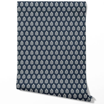 'Skyhold' Vintage-Inspired Botanical Floral Block Print Wallpaper (Navy Blue/ White)