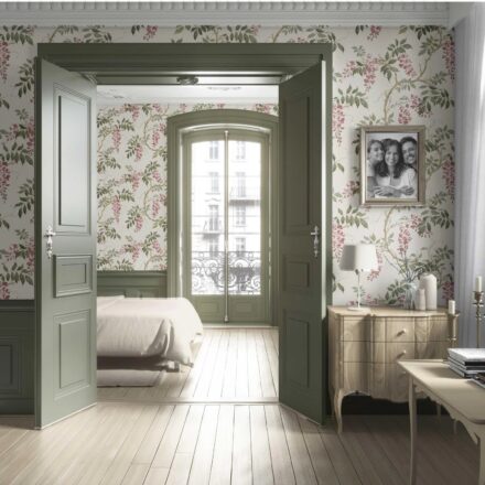 'Kamalini' Floral Vine/ Botanical Patterned Wallpaper (Cream/ Pink/ Green) - Image 4