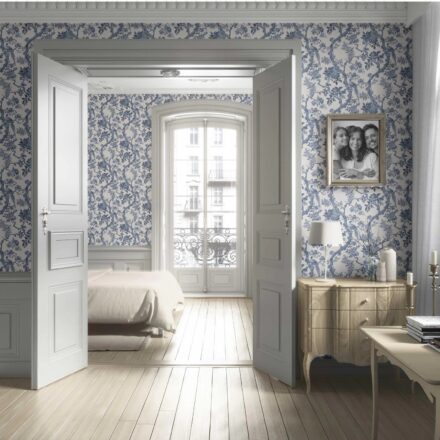 'Interlude' Floral Toile/ Bird Print Chinoiserie Wallpaper (Navy Blue/ Off-White) - Image 4