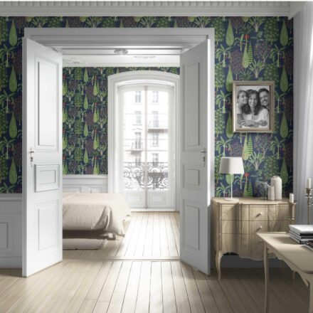 'Spider Gewn' Tropical Floral/ Botanical Wallpaper (Navy Blue/ Green/ Pink/ Red) - Image 4