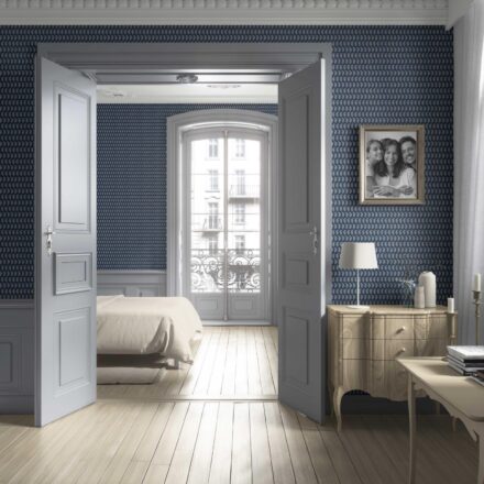 'Kalem' Small Paisley Floral Patterned Print Wallpaper (Navy Blue/ White) - Image 4