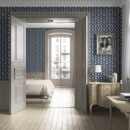 'Debo' Modern Floral Botanical Wallpaper (Navy Blue/ Beige) - Image 4