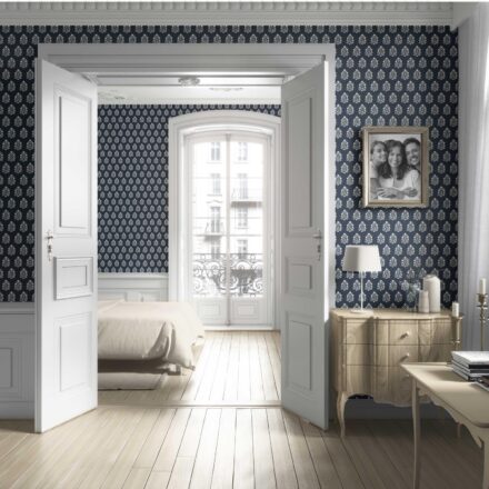 'Skyhold' Vintage-Inspired Botanical Floral Block Print Wallpaper (Navy Blue/ White) - Image 4